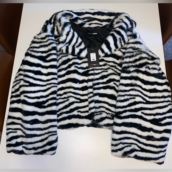 Herd About It Faux Fur Jacket - Fashion Nova (2X) - Picture 4 of 5
